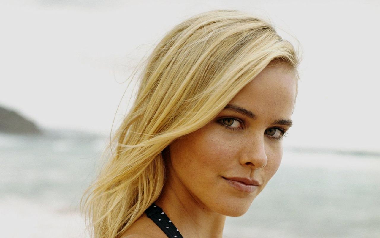 Isabel Lucas